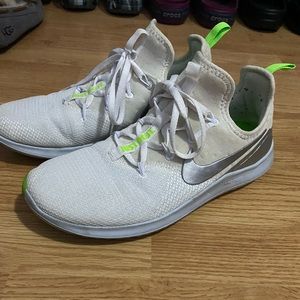 nike sneakers size 9.5 womens